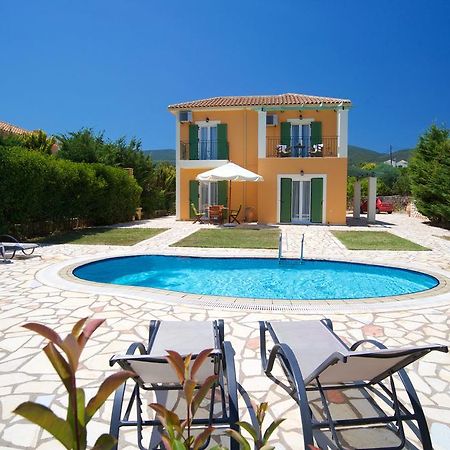 קרבומילוס Iliachtides Villas מראה חיצוני תמונה