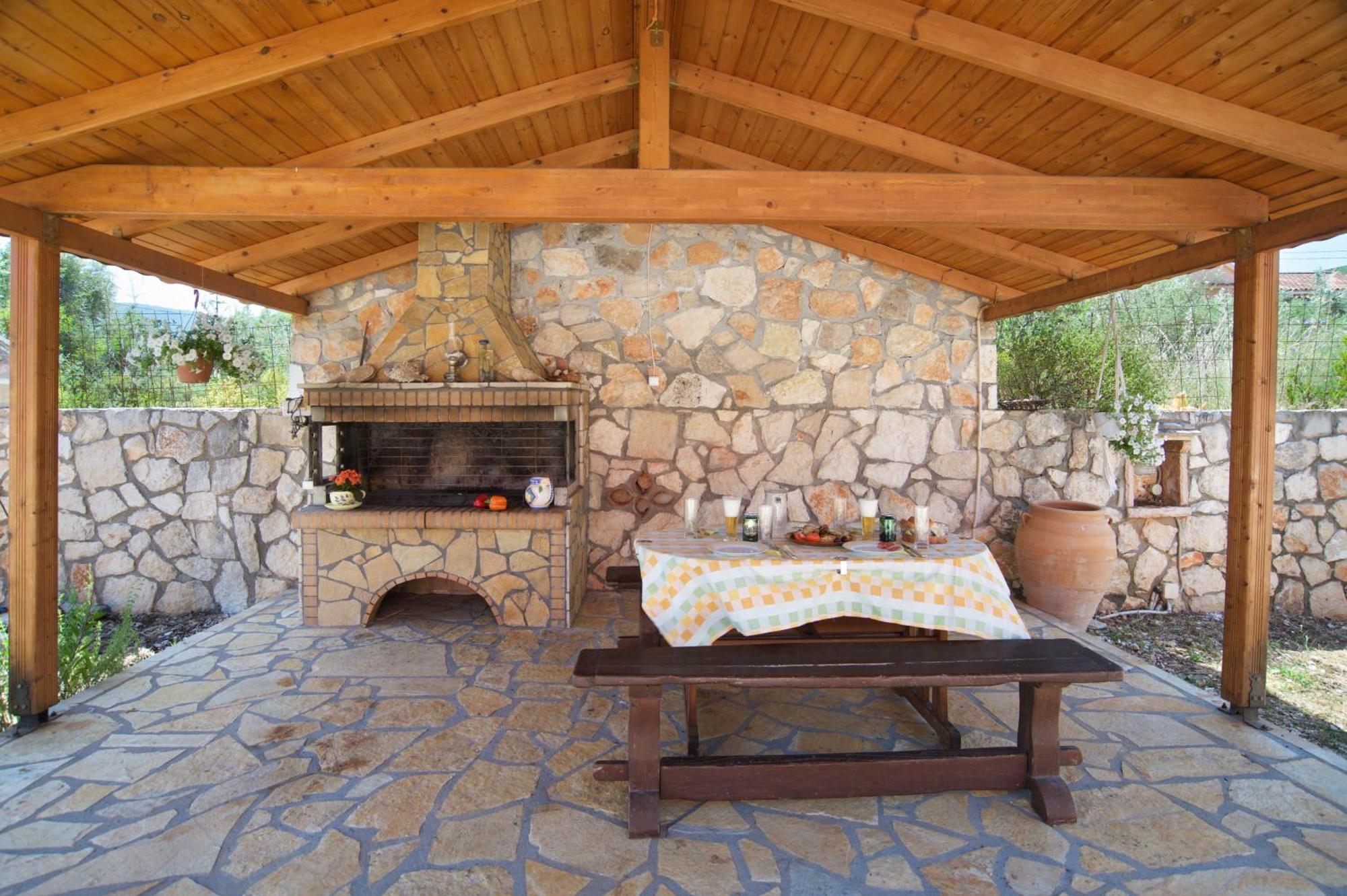 קרבומילוס Iliachtides Villas מראה חיצוני תמונה