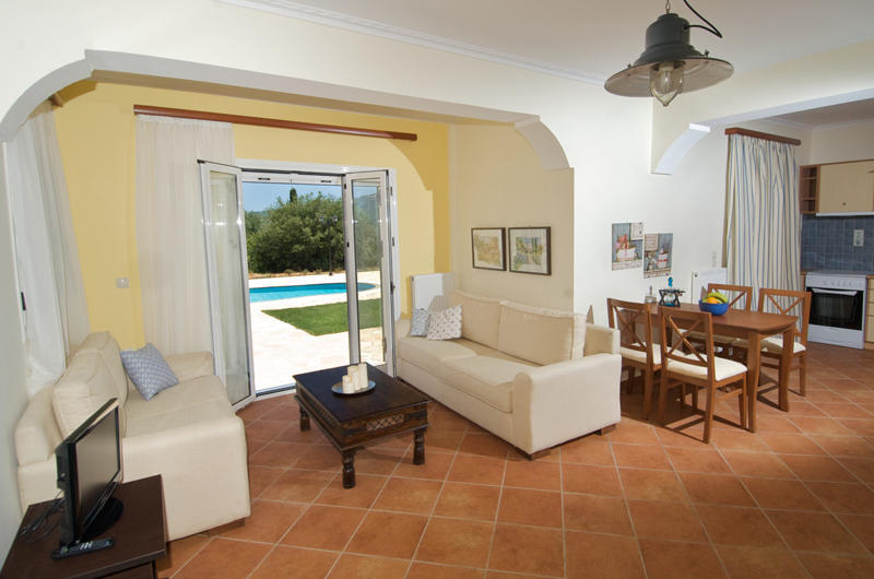 קרבומילוס Iliachtides Villas מראה חיצוני תמונה